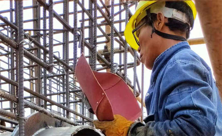 1320螺旋管廠家，給水防腐螺旋管，內(nèi)徑1600mm螺旋管，螺旋焊管2400